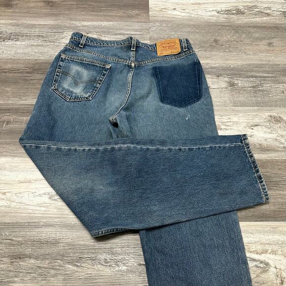 Vintage 90s Levis 550 Faded Blue Mens 35x34 Relaxed‎ Fit Grunge Jeans Red Tab - Picture 1 of 13